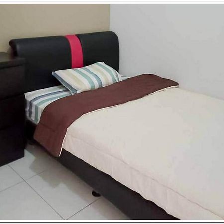 Syukur Guesthouse Syariah Near Exit Toll Cikopo Redpartner Cikampek Kültér fotó