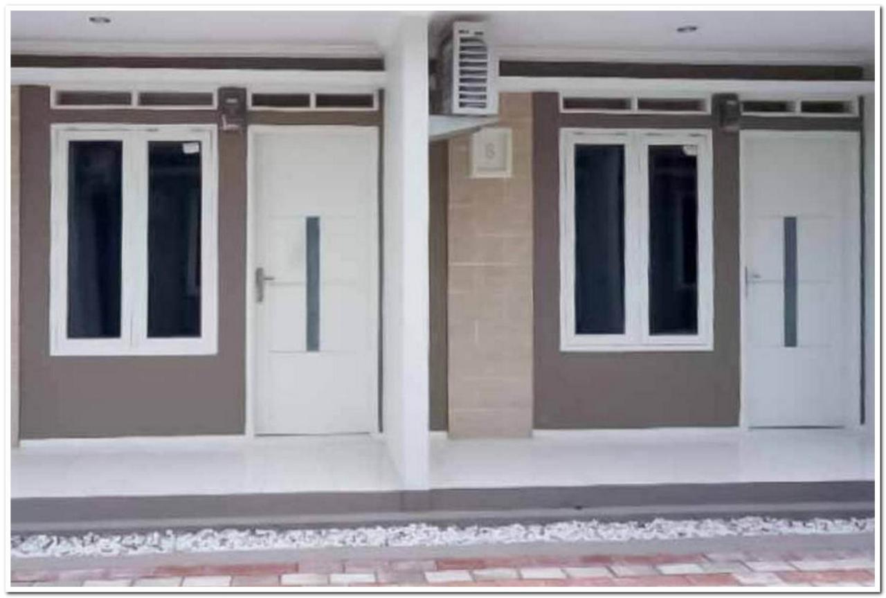 Syukur Guesthouse Syariah Near Exit Toll Cikopo Redpartner Cikampek Kültér fotó